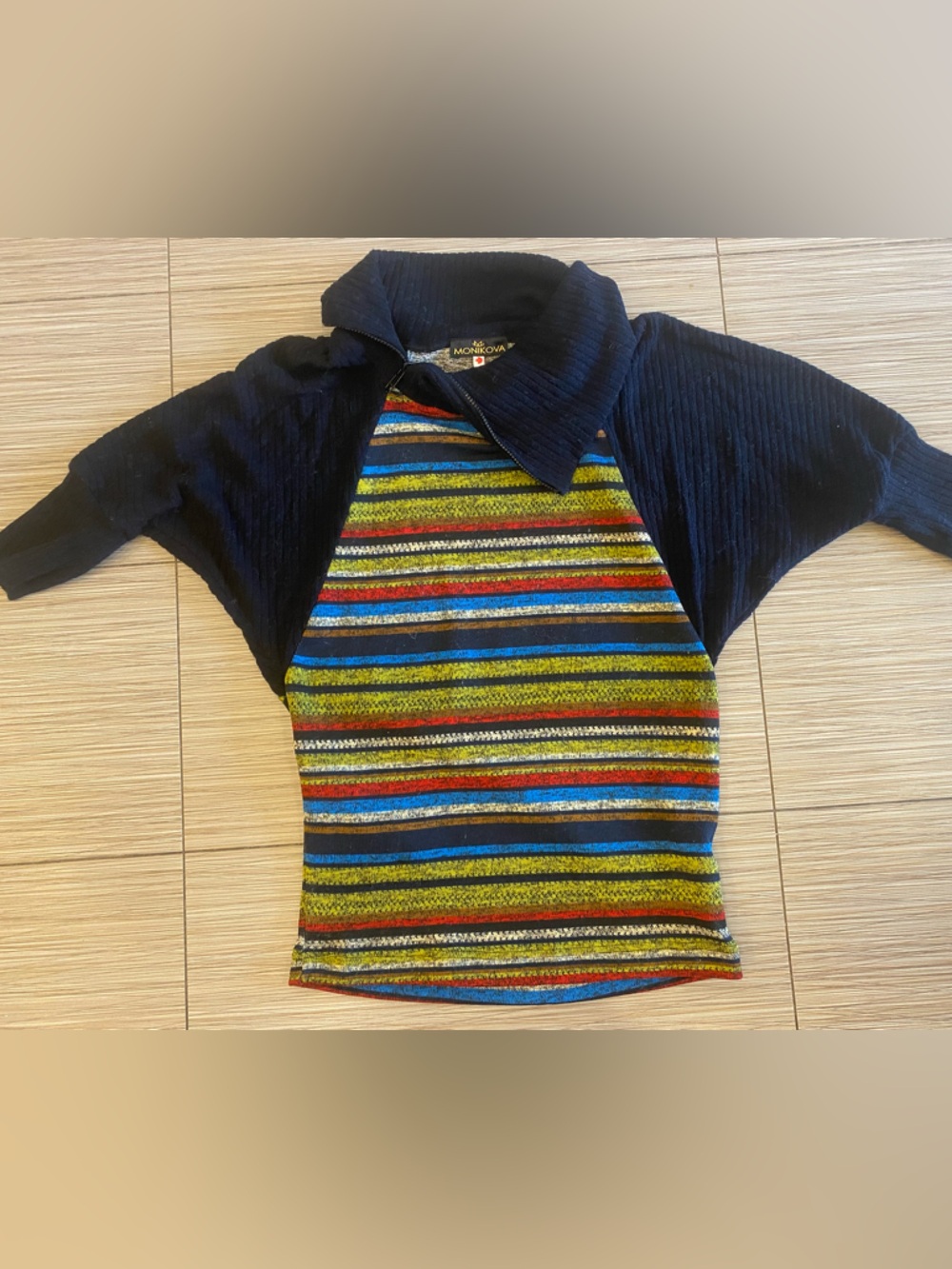 Monikova Designer Sweater. Made in Canada. Size XS. Cowl Neck.